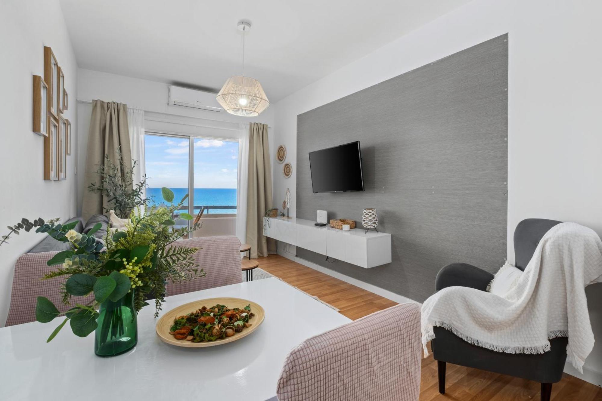 Lazuli Sea View Beachfront- Ap 61 Larnaca Dış mekan fotoğraf