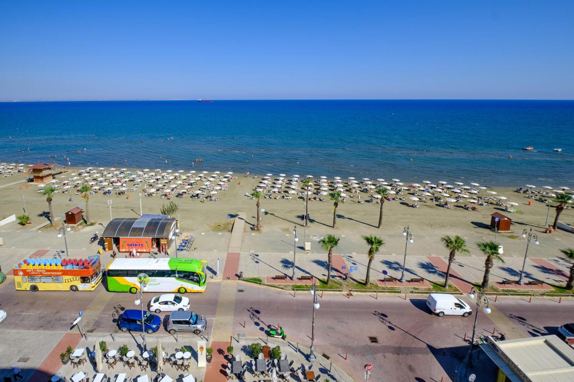 Lazuli Sea View Beachfront- Ap 61 Larnaca Dış mekan fotoğraf